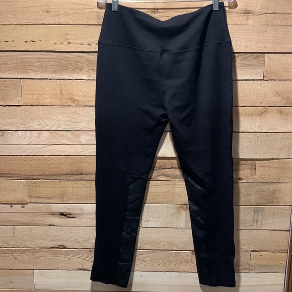 Ruby Ribbon Faux Leather Leggings size XL - Picture 3 of 7